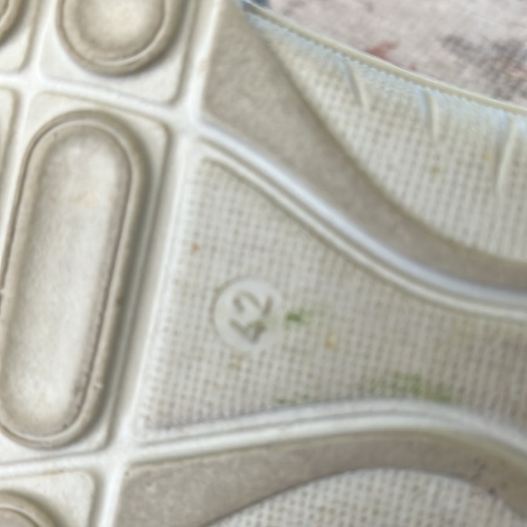 Size 42 Rieker slip on no tie shoes - Picture 8 of 9